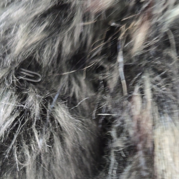 Express Faux Fur Vest - Gray - Picture 9 of 11